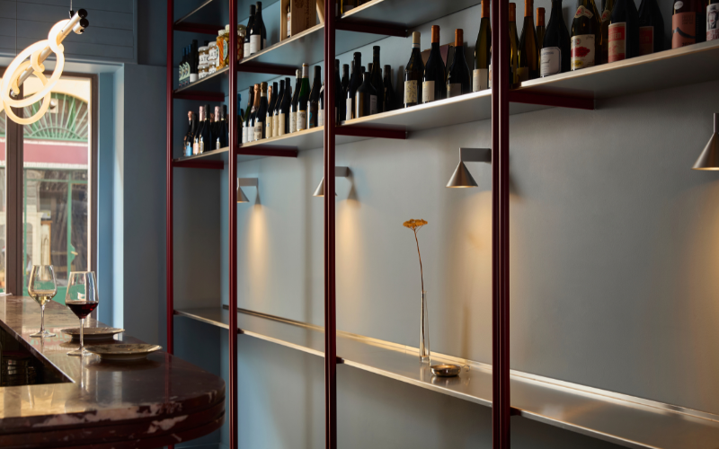 Burbero apre a Milano: il nuovo wine bar con cucina di Eugenio Boer e Carlotta Perilli