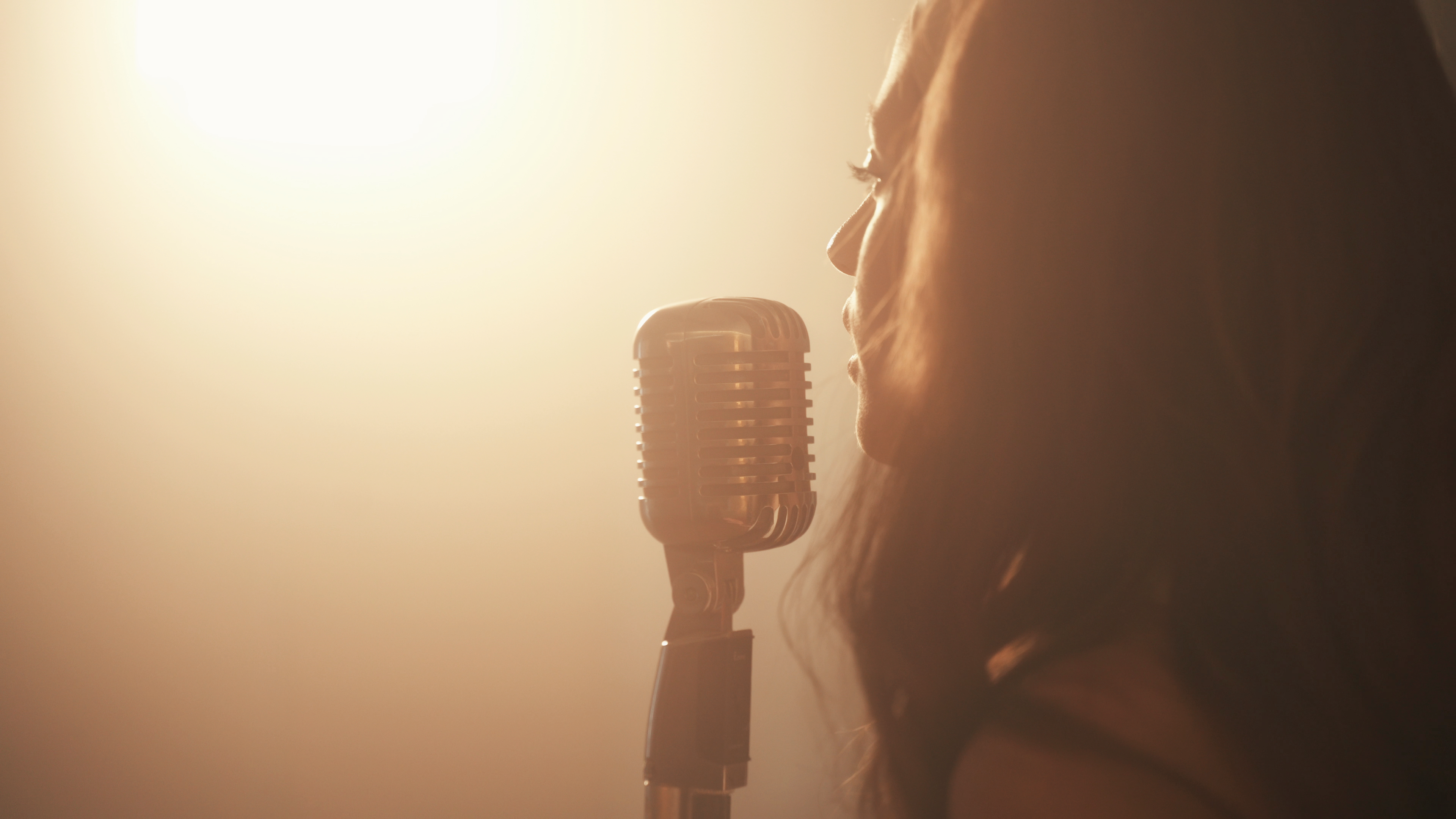Incontro con l’assisana Elisa Benvenuto che pubblica il suo nuovo singolo “Me and You”