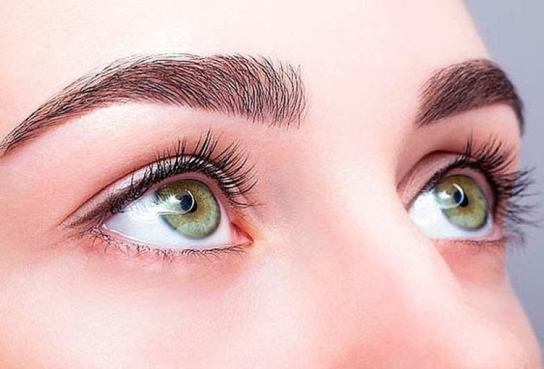 Occhi, lo sguardo non mente: come la medicina estetica aiuta a ritrovare luminosità e freschezza