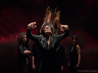Madre, balletto civile al Piccolo Teatro|||