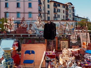 Mercatone dell'antiquariato sui Navigli, Milano. Foto di zero.eu|||