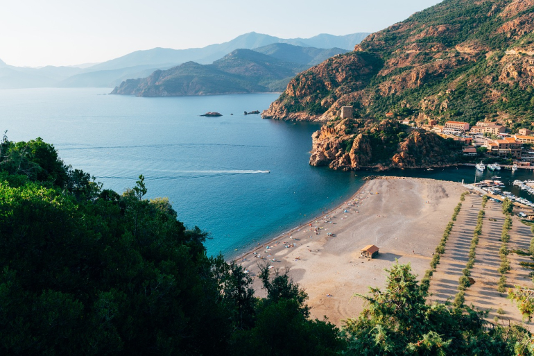 Alla scoperta della Corsica, un’oasi di bellezza nel Mediterraneo