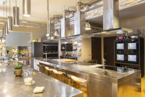 Pizza a Teatro: a Milano la tradizione napoletana diventa spettacolo, cultura e formazione