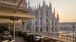 Terrazza Duomo 21: il rooftop cult per vivere la Milano Fashion Week dall&rsquo;alto