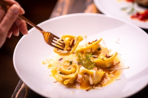 Enoteca Verso: mangiare tra 900 etichette di vino|||