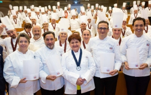 La ministra Teresa Bellanova con gli chef Federcuochi|||